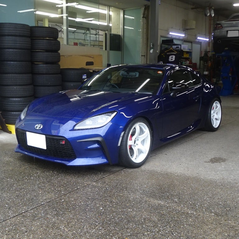 GR86 ZN8　TEIN MONOレーシング ＆ アドバン TC4